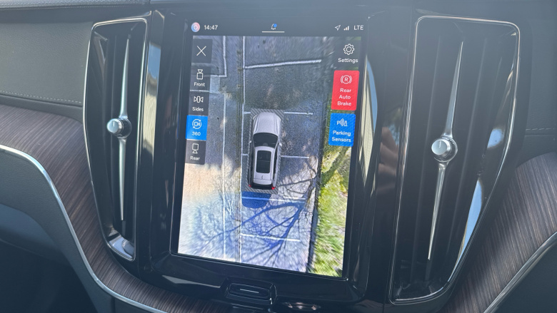 Volvo XC60 2.0 T8 [455] RC PHEV Ultimate Dark 5dr AWD Gtron Estate